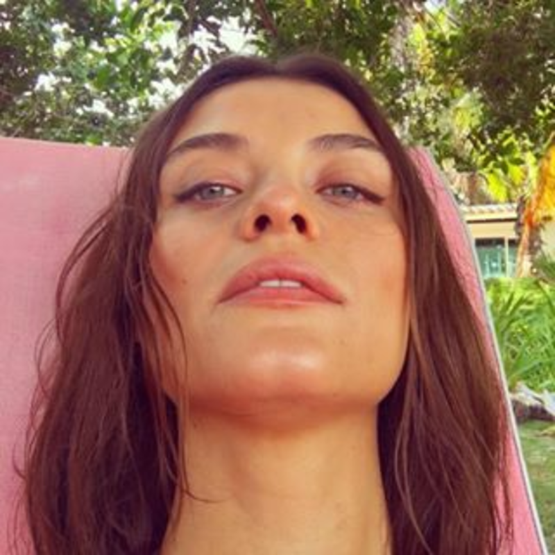 Lais Oliveira Lais Oliveira