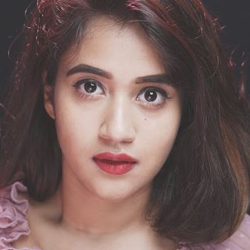 Deepthi Sunaina Deepthi Sunaina