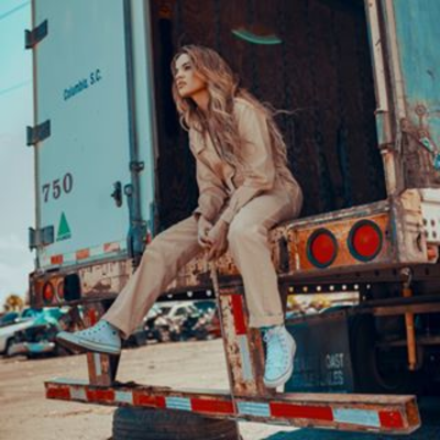 Leslie Grace