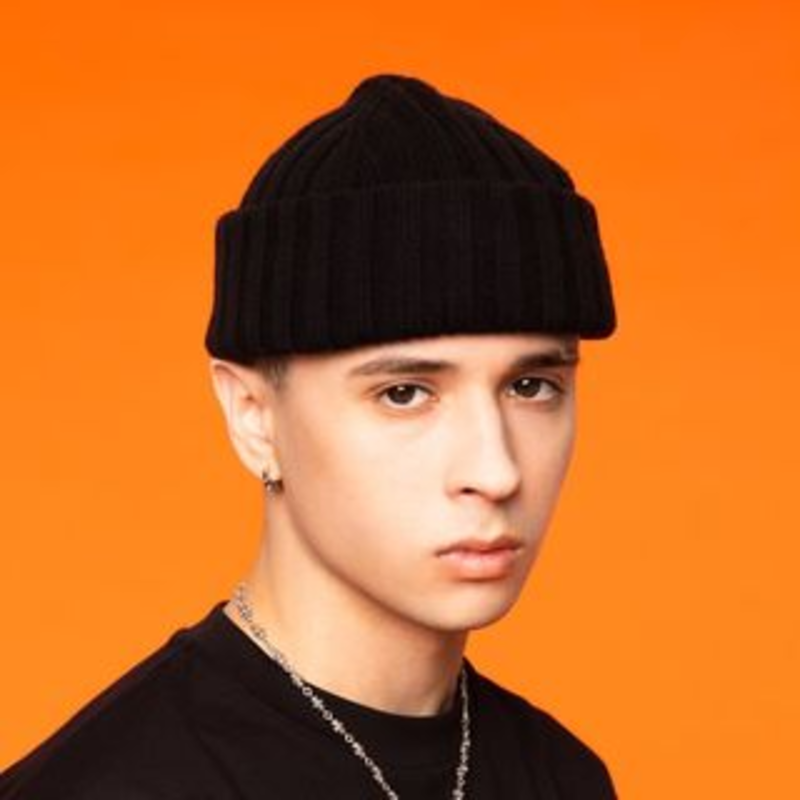 Slava Marlow Slava Marlow