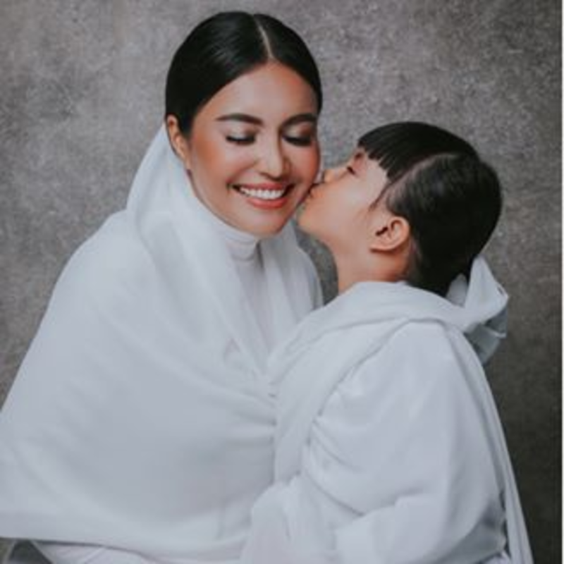Denada Tambunan Denada Tambunan