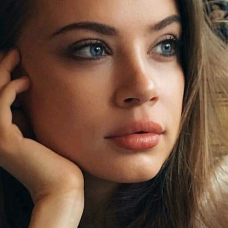 Xenia Tchoumitcheva Xenia Tchoumitcheva