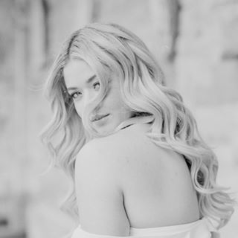 Sasha Pieterse Sheaffer Sasha Pieterse Sheaffer
