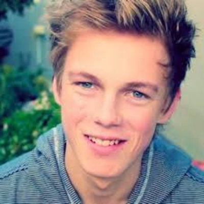 Caspar Lee