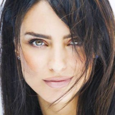 Aislinn Derbez